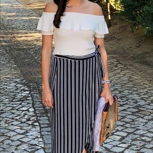 Lulus off the shoulder crop top! Size S